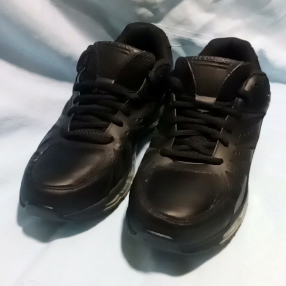 Tredsafe Other - 💫Men's Slip Resistant Shoes💫